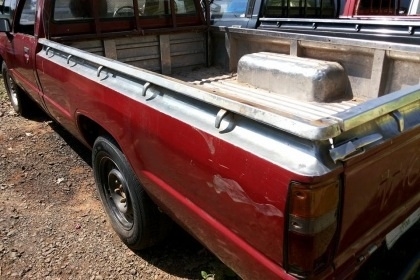 TOYOTA HILUX HERO 2.4D เครื่องแน่นแรงดี สีสันเดิมๆ ภายในเก๋งคอนโซลครบพร้อม พวงมาลัยธรรมดา ภายนอกกระบะไม่มีผุกร่อน ช่วงล่างคัชซีสวยไม่มีผุ ยางสภาพดี 4 เส้นประมาณ 70\% พร้อมใช้งาน เอกสารทะเบียนครบพร้อมโอน ราคาต่อรองได้ครับ