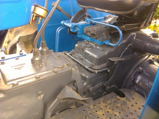 ขายรถไถฟอร์ด 6610 4*4 คานหน้า คาราโล่ ทะเบียนพร้อม