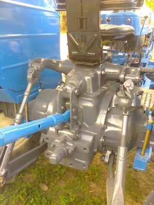 ขายรถไถฟอร์ด 6610 4*4 คานหน้า คาราโล่ ทะเบียนพร้อม