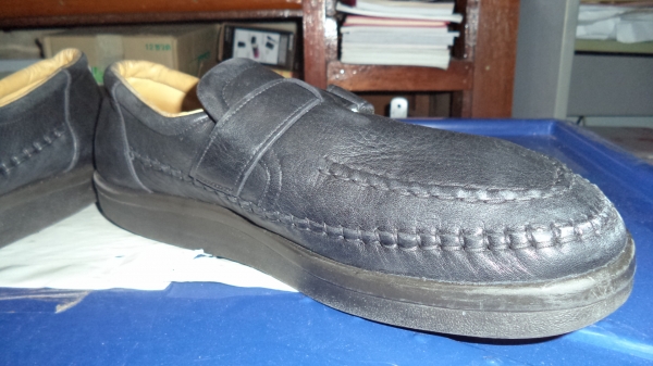 รองเท้า BAR SHOES MADE IN GERMANY size 10.5 รองเท้า BAR SHOES MADE IN GERMANY size 10.5