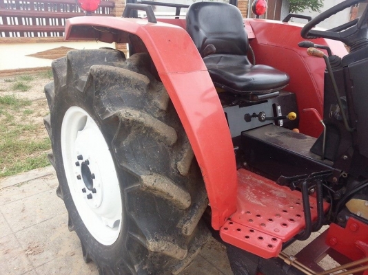 ยันร์ม่า EF453T 4 WD 2 เพลา พร้อมใบมีดดันหน้า ทำงาน 892 ชั่วโมง