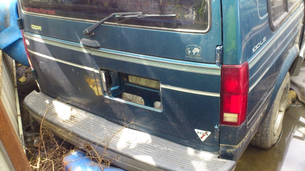 รถตู้ 4X4 เอาไปทำอะไหล่ หรรือร้านกาแฟ