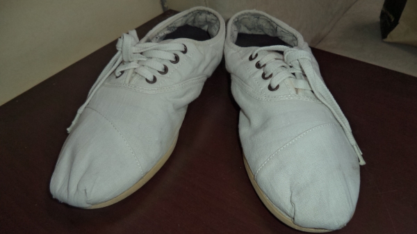 รองเท้า TOMS วัดความยาวภายใน 26.5 cm