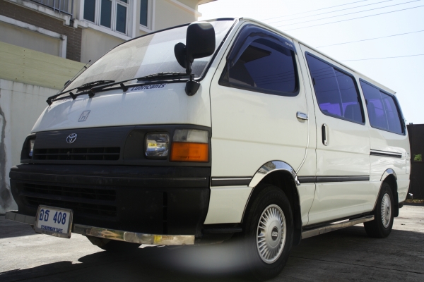 ขายรถตู้ Toyota สภาพดี ติดแก๊สเรียบร้อย