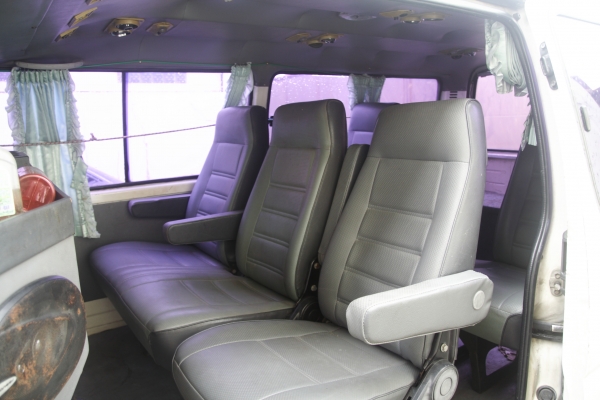 ขายรถตู้ Toyota สภาพดี ติดแก๊สเรียบร้อย