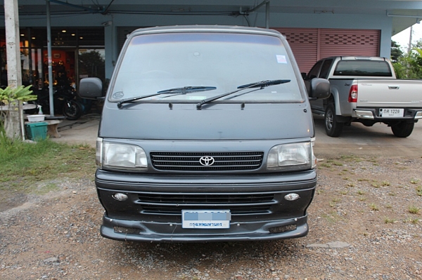 รถตู้ TOYOTA HIACE ปี96 แต่งซิ่ง ภายใน VIP เครื่อง 2 JZ ติดแก็ซหัวฉีด 185000