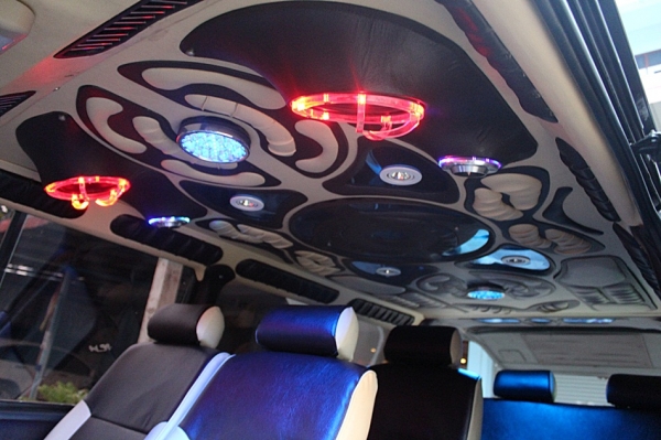 รถตู้ TOYOTA HIACE ปี96 แต่งซิ่ง ภายใน VIP เครื่อง 2 JZ ติดแก็ซหัวฉีด 185000