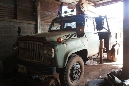 NISSAN UD 140 HP ND6 รถหัวยาวหกล้อติดเครน TADANO-Z300 3 ตัน 3 ปลอกยืด กระบะเหล็กคาร์โก้ความยาว 5 เมตรสภาพดีไม่มีผุกร่อน เครื่องแน่นแรงดี ภายในเก๋งประตูเหล็กสภาพดีไม่มีผุ ช่วงล่างใหญ่เดิมๆคัชซีสวยไม่มีบวม ยาง 9.00 ขอบ 20 สภาพดี 70\% พร้อมบรรทุกพร้อมใช้งาน เ