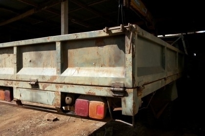 NISSAN UD 140 HP ND6 รถหัวยาวหกล้อติดเครน TADANO-Z300 3 ตัน 3 ปลอกยืด กระบะเหล็กคาร์โก้ความยาว 5 เมตรสภาพดีไม่มีผุกร่อน เครื่องแน่นแรงดี ภายในเก๋งประตูเหล็กสภาพดีไม่มีผุ ช่วงล่างใหญ่เดิมๆคัชซีสวยไม่มีบวม ยาง 9.00 ขอบ 20 สภาพดี 70\% พร้อมบรรทุกพร้อมใช้งาน เ