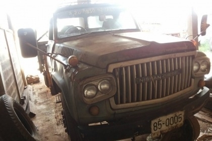 NISSAN UD 140 HP ND6 รถหัวยาวหกล้อติดเครน TADANO-Z300 3 ตัน 3 ปลอกยืด กระบะเหล็กคาร์โก้ความยาว 5 เมตรสภาพดีไม่มีผุกร่อน เครื่องแน่นแรงดี ภายในเก๋งประตูเหล็กสภาพดีไม่มีผุ ช่วงล่างใหญ่เดิมๆคัชซีสวยไม่มีบวม ยาง 9.00 ขอบ 20 สภาพดี 70\% พร้อมบรรทุกพร้อมใช้งาน เ