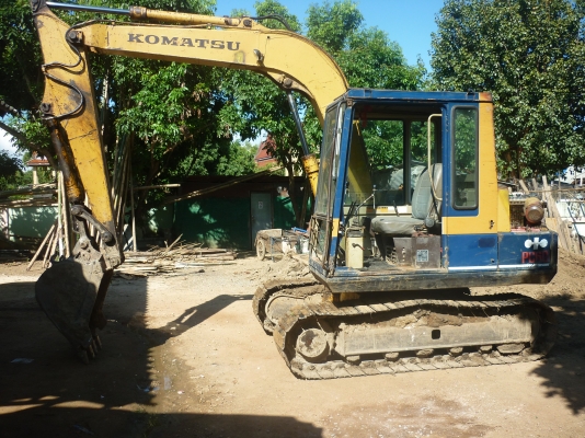ขายรถแบคโฮ Komatsu PC60 รุ่น 5 พร้อมใช้งาน ขายรถแบคโฮ Komatsu PC60 รุ่น 5 พร้อมใช้งาน