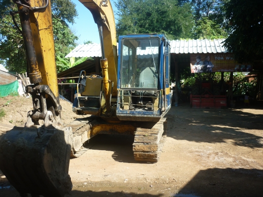 ขายรถแบคโฮ Komatsu PC60 รุ่น 5 พร้อมใช้งาน ขายรถแบคโฮ Komatsu PC60 รุ่น 5 พร้อมใช้งาน