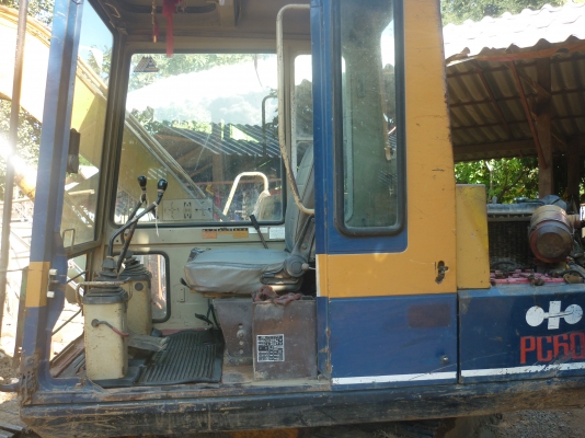 ขายรถแบคโฮ Komatsu PC60 รุ่น 5 พร้อมใช้งาน ขายรถแบคโฮ Komatsu PC60 รุ่น 5 พร้อมใช้งาน