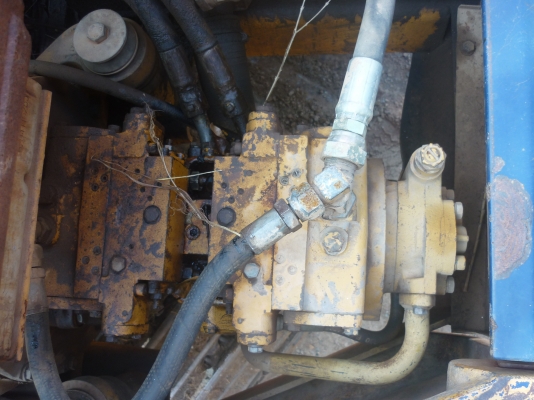 ขายรถแบคโฮ Komatsu PC60 รุ่น 5 พร้อมใช้งาน ขายรถแบคโฮ Komatsu PC60 รุ่น 5 พร้อมใช้งาน