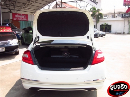 TEANA 2.5 XV ปี 2010 ติด LPG สีขาว