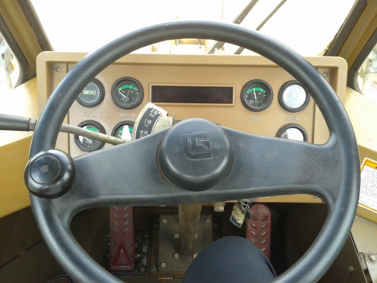 ขายรถตักล้อยาง LIUGONG ปี2011ใช้งานไม่กี่เดือนสภาพใหม่มากครับ