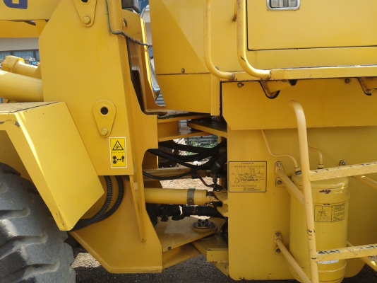 ขายรถตักล้อยาง LIUGONG ปี2011ใช้งานไม่กี่เดือนสภาพใหม่มากครับ