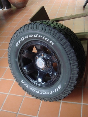 ขายกะทะล้อโครเมี่ยมนอกสภาพสวย ขอบ16x7นิ้ว6รู139 1 ชุดพร้อมยาง 4วง