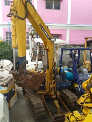 ต้องการขายรถแบคโฮยี่ห้อ komatsu-pc30-5 นำเข้าจากญี่ปุ่น