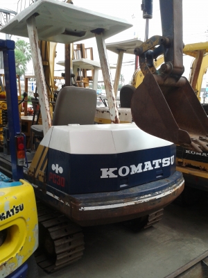 ต้องการขายรถแบคโฮยี่ห้อ komatsu-pc30-5 นำเข้าจากญี่ปุ่น