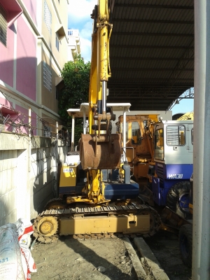 ต้องการขายรถแบคโฮยี่ห้อ komatsu-pc30-5 นำเข้าจากญี่ปุ่น