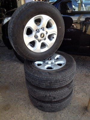 ขายล้อแมคพร้อมยาง all new cororado ขอบ 16 รุ่น lt สภาพ 95\%