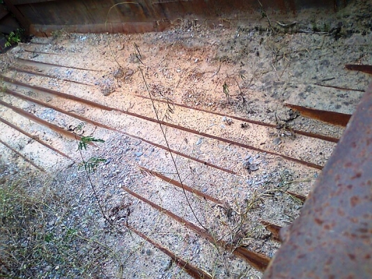 กระบะดั้มสามมิตร..รถสิบล้อ ยาว 6 เมตร กว้าง 2.5 เมตร ยกลงจากสิบล้อ นิสสัน ยูดี