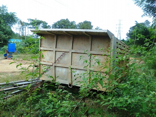 กระบะดั้มสามมิตร..รถสิบล้อ ยาว 6 เมตร กว้าง 2.5 เมตร ยกลงจากสิบล้อ นิสสัน ยูดี