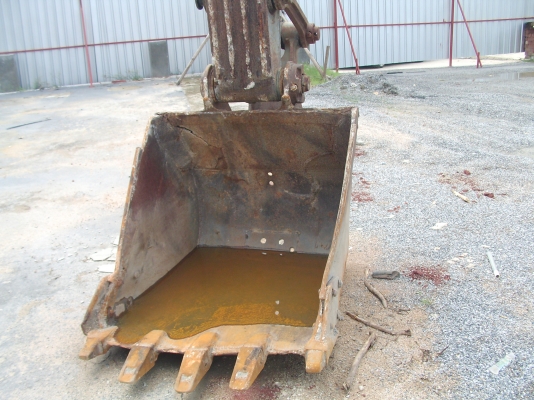 ขายด่วน VOLVO EC 210 LC  สนใจติดต่อ 081-8048928 ต่อรองได้