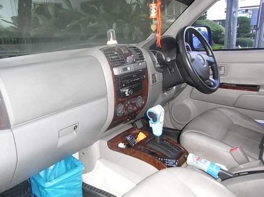 ISUZU MU-7 ISUZU MU-7