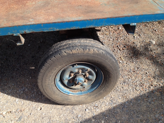 ขายเทรนเลอเหล็กพื้นเรียบ ยาว3เมตร  กว้าง1.80 เมตร