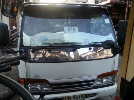 รถบรรทุก4ล้อกลาง