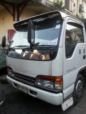 รถบรรทุก4ล้อกลาง