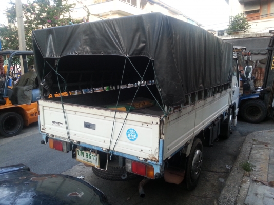 รถบรรทุก4ล้อกลาง