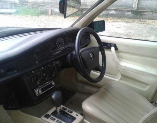 ด่วน..Benz190Eเครื่อง1JZน้ำมัน+LPGเกียร์Autoแม็ก15"ก.ไฟฟ้าแอร์หนาวสีสวยKeyรีโมท/กันขโมย(พร้อมขับส่ง)