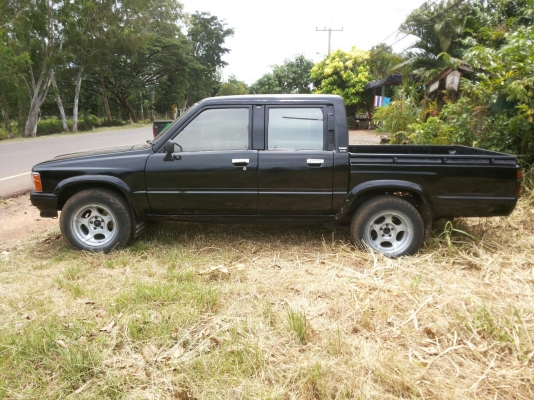 **78,000 บ.ต่อรองนิดหน่อย**ขายกระบะ4ประตู TOYOTA HILUX HERO 2.4D ปี33/90 ไมล์2หลุมแท้ วางเครื่อง2L ไมตี้(ลงเล่ม)เครื่องแน่น ไม่หลวมไม่เยิ้ม ช่วงล่างดีแน่น คัสซีดีไม่ผุ(สาดสีมา) ยางดี4เส้น ดิสหลัง สีดีเก็บมา ภายในสวยคอนโซลครบ พ.พาวเวอร์ แอร์เย็น กระบะไม่ผุ