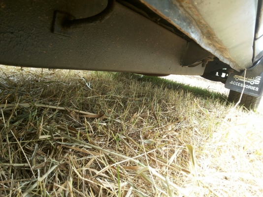 **78,000 บ.ต่อรองนิดหน่อย**ขายกระบะ4ประตู TOYOTA HILUX HERO 2.4D ปี33/90 ไมล์2หลุมแท้ วางเครื่อง2L ไมตี้(ลงเล่ม)เครื่องแน่น ไม่หลวมไม่เยิ้ม ช่วงล่างดีแน่น คัสซีดีไม่ผุ(สาดสีมา) ยางดี4เส้น ดิสหลัง สีดีเก็บมา ภายในสวยคอนโซลครบ พ.พาวเวอร์ แอร์เย็น กระบะไม่ผุ