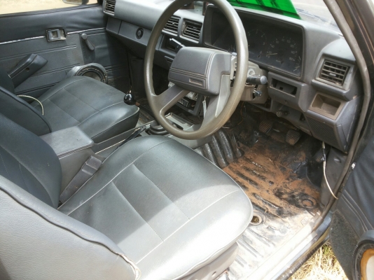 **78,000 บ.ต่อรองนิดหน่อย**ขายกระบะ4ประตู TOYOTA HILUX HERO 2.4D ปี33/90 ไมล์2หลุมแท้ วางเครื่อง2L ไมตี้(ลงเล่ม)เครื่องแน่น ไม่หลวมไม่เยิ้ม ช่วงล่างดีแน่น คัสซีดีไม่ผุ(สาดสีมา) ยางดี4เส้น ดิสหลัง สีดีเก็บมา ภายในสวยคอนโซลครบ พ.พาวเวอร์ แอร์เย็น กระบะไม่ผุ