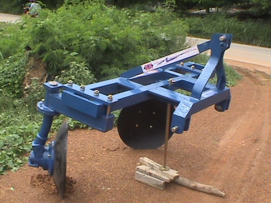 ต้องการซื้อผานยกร่องมันสำประหลัง สำหรับรถฟอร์ด 6610 มือสอง ราคาไม่แพง