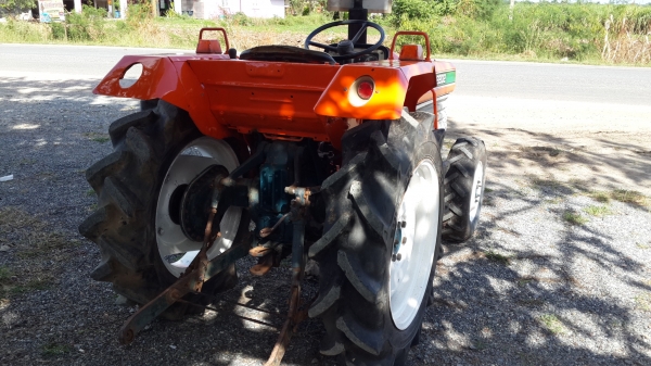 ขายคูโบต้า4*4สองเพลาพร้อมใช่ครับl 2202bt