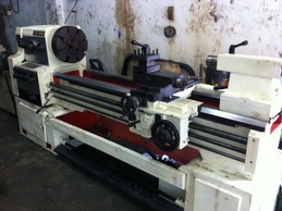 เครื่องกลึง  8 ฟุต รุ่นงานหนัก