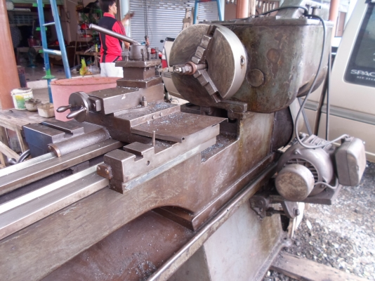 เครื่องกลึง 7 ฟุต หนัก 2 เพลา เกียร์บล็อก  75,000  ด่วน !!!!!!