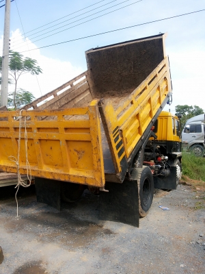 ขาย  6  ล้อ  ยาง  1000  มิตรซูบิชิ  รถห้างมีสโลว์กลางเครื่อง D 14