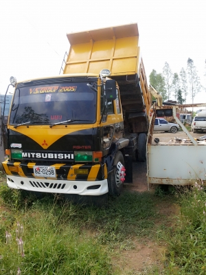 ขาย  6  ล้อ  ยาง  1000  มิตรซูบิชิ  รถห้างมีสโลว์กลางเครื่อง D 14