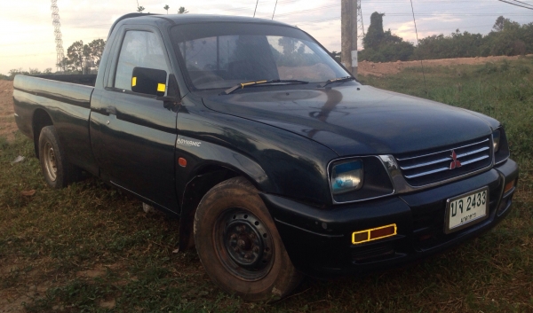 MITSUBISHI L200 STRADA SINGLE 2.5 MT ปี 40 เครื่องแน่นแรงดี ภายในคอนโซลครบพร้อม พวงมาลัยเพาเวอร์ ภายนอกกระบะพื้นมีผุบ้างเล็กน้อย ช่วงล่างคัชซีสวยไม่มีผุ ยางสภาพดี 60\% พร้อมใช้งาน เอกสารทะเบียนครบพร้อมโอน ราคาต่อรองได้ครับ MITSUBISHI L200 STRADA SINGLE 2.5 MT ปี 40 เครื่องแน่นแรงดี ภายในคอนโซลครบพร้อม พวงมาลัยเพาเวอร์ ภายนอกกระบะพื้นมีผุบ้างเล็กน้อย ช่วงล่างคัชซีสวยไม่มีผุ ยางสภาพดี 60\% พร้อมใช้งาน เอกสารทะเบียนครบพร้อมโอน ราคาต่อรองได้ครับ