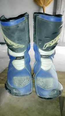 ขายรองเท้าบิ๊กไบค์ RST เบอร์42 สีน้ำเงิน-ขาว มือสอง