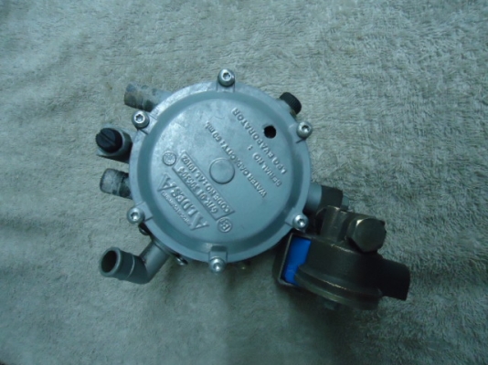 ขายหม้อต้มแก๊สของนอกจากอิตาลี่แท้ๆ สภาพดีมาก ยังใช้ไม่ถึงเดือนถอดออก เมื่อก่อนใช้กับรถเครื่องยนต์ 1,800cc ขายราคา 1,600.- สนใจติดต่อ กัน เชียงใหม่ 084-4858767