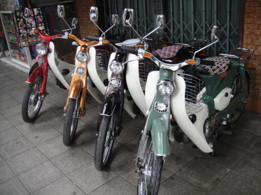 ร้านขายรถc70c90c100งานสีใหม่มีทะเบียนโอนทุกคันร้านอยู่กทมบางแคโทร0897661966