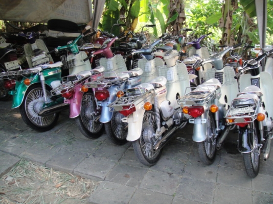 ร้านขายรถc70c90c100งานสีใหม่มีทะเบียนโอนทุกคันร้านอยู่กทมบางแคโทร0897661966