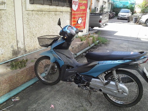 wave 110 I ปี 53 หลุดจำนำ ไม่มีเล่ม โอนไม่ได้ แต่มีสัญญาซื้อขายให้ สำเนาหน้าเล่ม ต่อภาษี พรบ.ได้ปกติจ้า ใช้ตจว.คุ้มๆๆๆ  15,000 รวมส่งฟรีทั่วประเทศจ้า